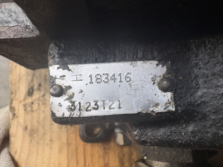 Distribuitor hidraulic Gehl 1834416 / 31323T21 - 4 secții - Ghel 7800, Bob Cat [2]