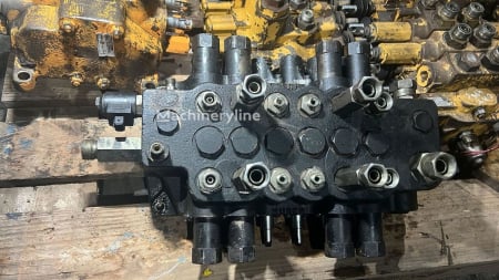 Piese Utilaje - Distribuitor hidraulic JCB 4cx pentru buldoexcavator