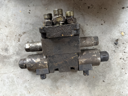 Piese Utilaje - Distribuitor hidraulic JFP Products Ltd JFP3PR/D9N - 1 sectie