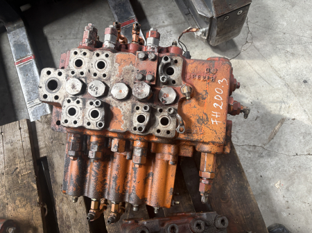 Hidraulică - Distribuitor hidraulic Kayaba 21000-00284 - Fiat-Hitachi FH 200.3