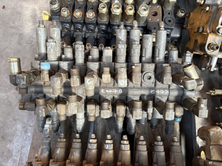 Distribuitoare hidraulice - Distribuitor hidraulic Kayaba C0070-33034 - secțional