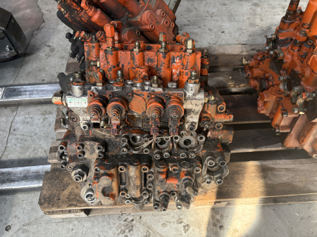 Distribuitor hidraulic Kayaba C0170-51005 - Fiat-Hitachi EX215 [1]