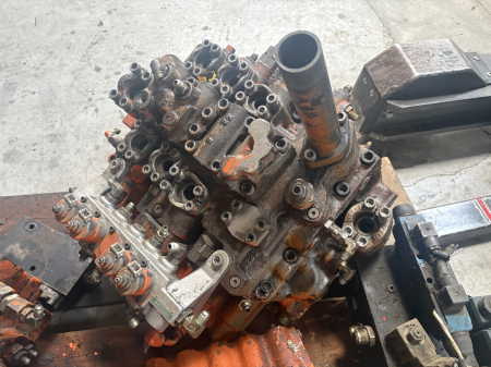 Hidraulică - Distribuitor hidraulic Kayaba C0170-51005 - Fiat-Hitachi FH 215EX