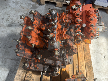 Distribuitor hidraulic Kayaba C0170-51008 [3]