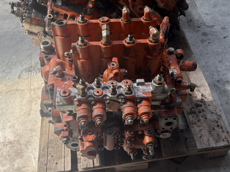 Distribuitor hidraulic Kayaba C0170-51011 - Fiat-Hitachi EX215 [1]