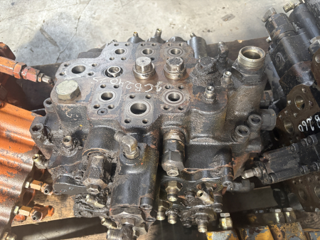Hidraulică - Distribuitor hidraulic Kayaba C0170-55909 - Secțional - JCB JS240