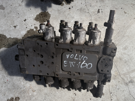 Distribuitor hidraulic Linde AG H2X661M05808 - 5 secțiuni - Volvo EW160 [1]
