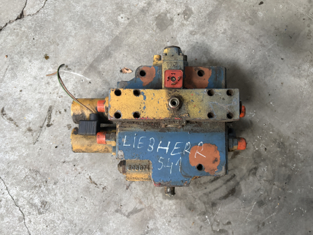 Piese Utilaje - Distribuitor hidraulic Mannesmann Rexroth 805674 - Liebherr 541