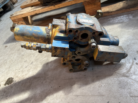 Distribuitor hidraulic Mannesmann Rexroth MO-2845-01/1MO-22 [2]