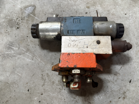 Piese Utilaje - Distribuitor hidraulic Mannesmann Rexroth ZDBK 6 VP2-10/210V