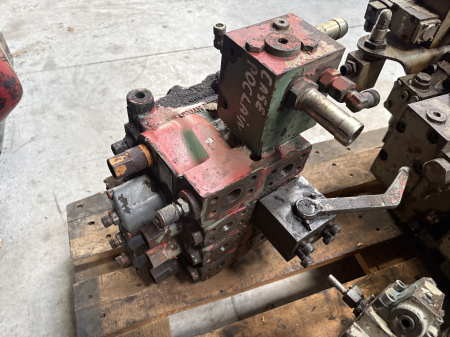 Distribuitor hidraulic Marrel Hydro FDG 3P 20A (B 33436 03) - 3 secțiuni - Case Poclain [2]