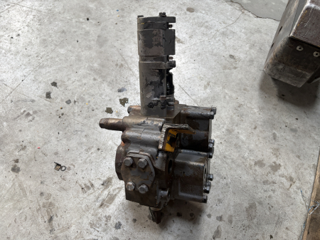 Piese Utilaje - Distribuitor hidraulic Nishina 2A4011DF3V - KHJ0790