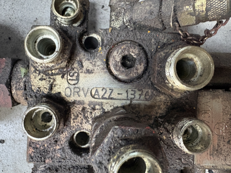 Distribuitor hidraulic Orval Hydraulic A2Z-1376 - 4 secții [1]