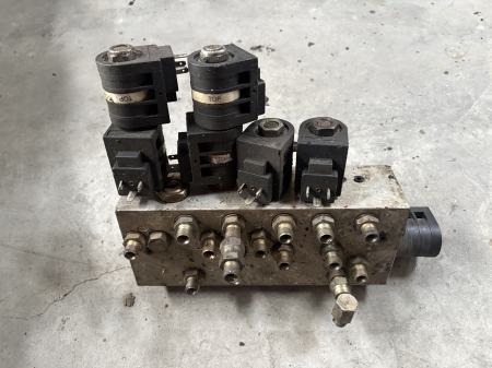 Piese Utilaje - Distribuitor hidraulic Related Fluid Power RF KEL 2161