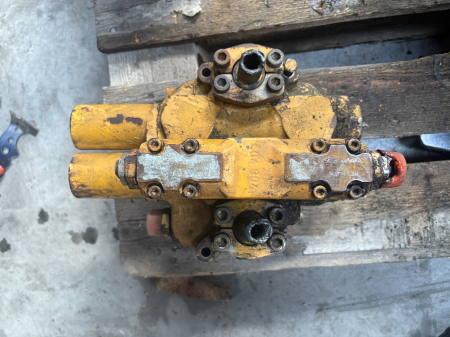 Distribuitor hidraulic Rexroth 308512 E36 - 2 secțiuni [2]
