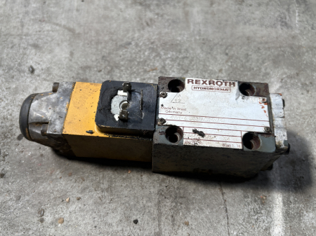 Piese Utilaje - Distribuitor hidraulic Rexroth Hydronorma 4WE 6 D52/AC24NZ4 - 1 secție