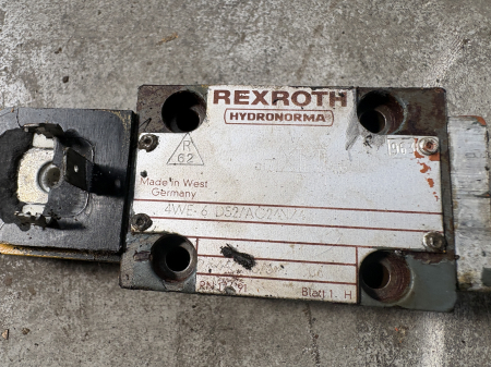 Distribuitor hidraulic Rexroth Hydronorma 4WE 6 D52/AC24NZ4 - 1 secție [1]