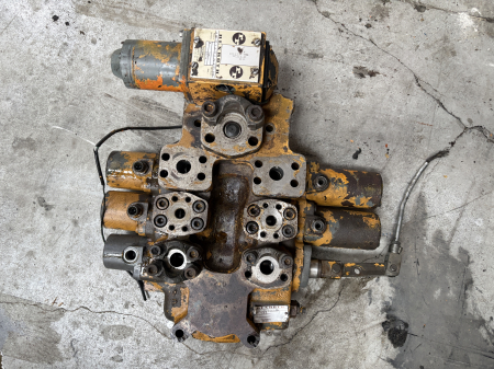 Piese Utilaje - Distribuitor hidraulic Rexroth Hydronorma AG 7572-0-1-2B