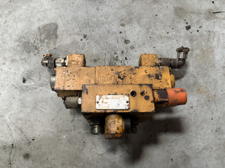 Piese Utilaje - Distribuitor hidraulic Rexroth Hydronorma AGEV6-08087-A