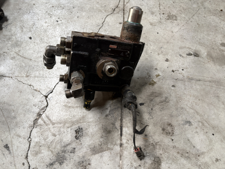 Piese Utilaje - Distribuitor hidraulic Rexroth R901031560 / LT 17 MFEA-40/070-210B40RAG24FOE/40M S03