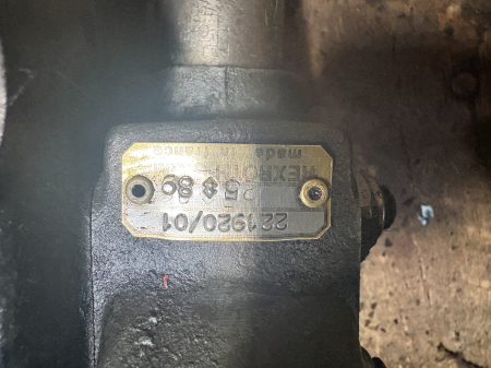 Distribuitor hidraulic Rexroth-Sigma 221920/01 25889 - 7 secții [1]