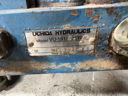 Distribuitor hidraulic Uchida Hydraulics VU-191/02EW - 2 secții [1]