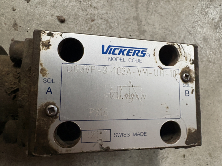 Distribuitor hidraulic Vickers DG3VP-3-103A-VM-UH-10 - 1 secții [1]