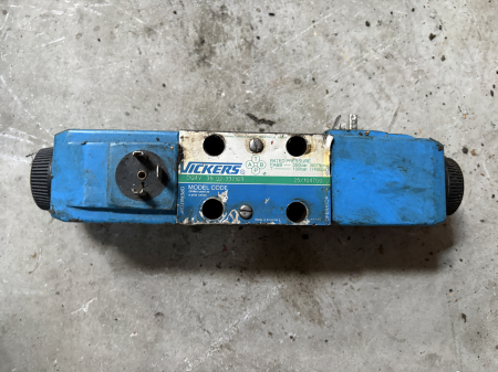 Piese Utilaje - Distribuitor hidraulic Vickers DG4V 3S 02-332169