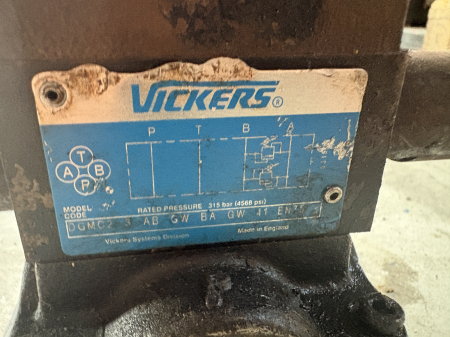 Distribuitor hidraulic Vickers DGMC2-3-AB-GW-BA-GW-41-EN75 [2]