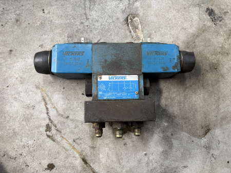 Piese Utilaje - Distribuitor hidraulic Vickers DGMPC 3 ABN BAN 41