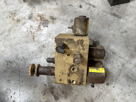 Piese Utilaje - Distribuitor hidraulic Vickers MCD-10864-24-DR