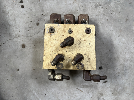 Piese Utilaje - Distribuitor hidraulic Vickers MCD-4546 - 3 secțiuni