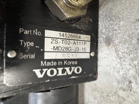 Distribuitor hidraulic Volvo 14526664 - 3 secții - Volvo EC210 [1]