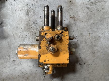 Piese Utilaje - Distribuitor hidraulic W2Z-1332 - Excavatoare O&K