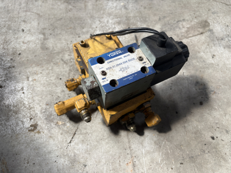 Hidraulică - Distribuitor hidraulic Yuken DSG-01-2B4A-D24-50215 - 1 secție
