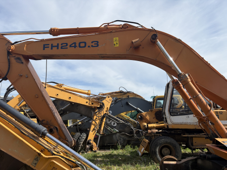 Fiat-Hitachi FH 220.3 cu motor Isuzu 6BG1T - Dezmembrări [1]