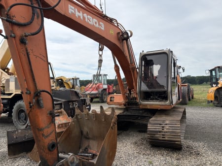Excavatoare - Fiat-Hitachi FH130.3 cu motor Isuzu 4BG1T - Dezmembrări
