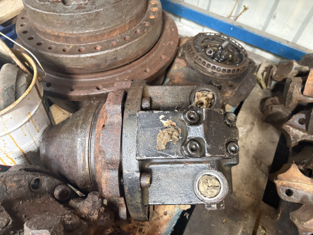 Piese Utilaje - Hidromotor de marș Hitachi HMGF35G