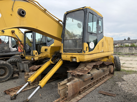 Komatsu PC240 cu motor Komatsu SAA6D107E-1 - Dezmembrări [1]
