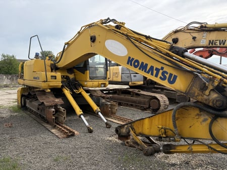 Excavatoare - Komatsu PC240 cu motor Komatsu SAA6D107E-1 - Dezmembrări