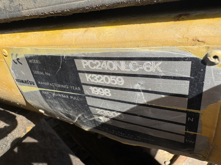 Komatsu PC240 NLC cu motor Komatsu SAA6D107E-1 - Dezmembrări [1]