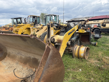 Încărcătoare Frontale - Komatsu WA380 cu motor SAA6D108E-2 - Dezmembrări
