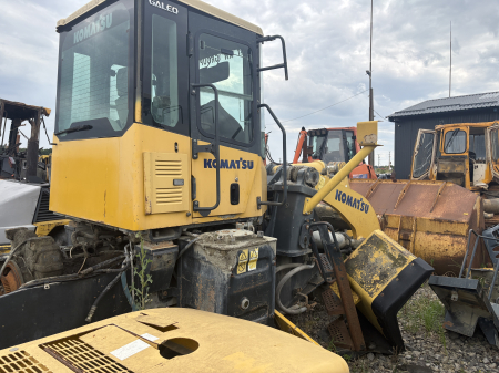 Komatsu WA470 5H cu motor Komatsu SAA6D125E-3 - Dezmembrări [4]