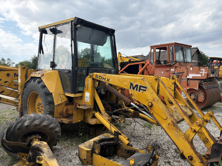 Buldoexcavatoare - Massey Ferguson MF 60HX cu motor Perkins - Dezmembrări