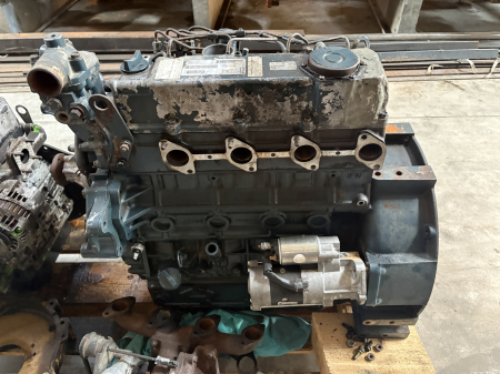 Motor Kubota V3300-T-ES Complet [2]
