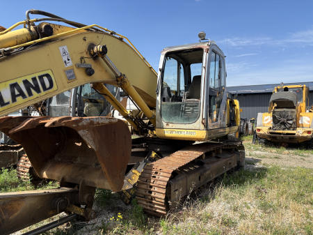 Excavatoare - New Holland E 215B cu motor FPT NEF 6.7L - Dezmembrări