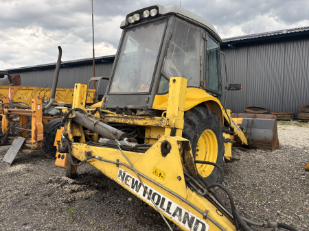 New Holland LB110B-4PS cu motor FPT - Dezmembrări [3]