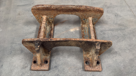 Piese Utilaje - Papuc șenilă - Lățime 470mm - Prindere 65,245,375,365mm