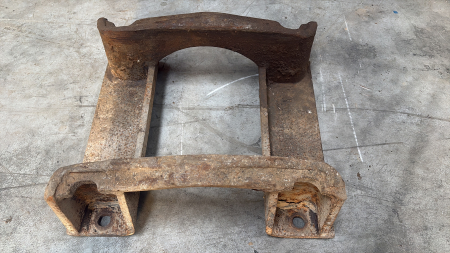 Piese Utilaje - Papuc șenilă - Lungime 415mm - Lățime 350mm - Prindere 330x340mm