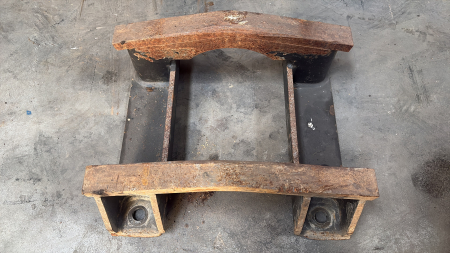 Piese Utilaje - Papuc șenilă - Lungime 445mm - Lățime 325mm - Prindere 330x330mm